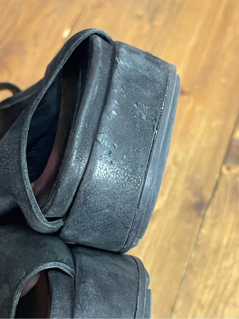 Eileen Fisher black leather platform sandals size 7.5